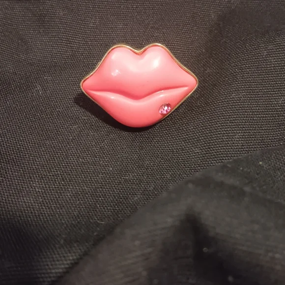 PINK LIP RING - Picture 3 of 6